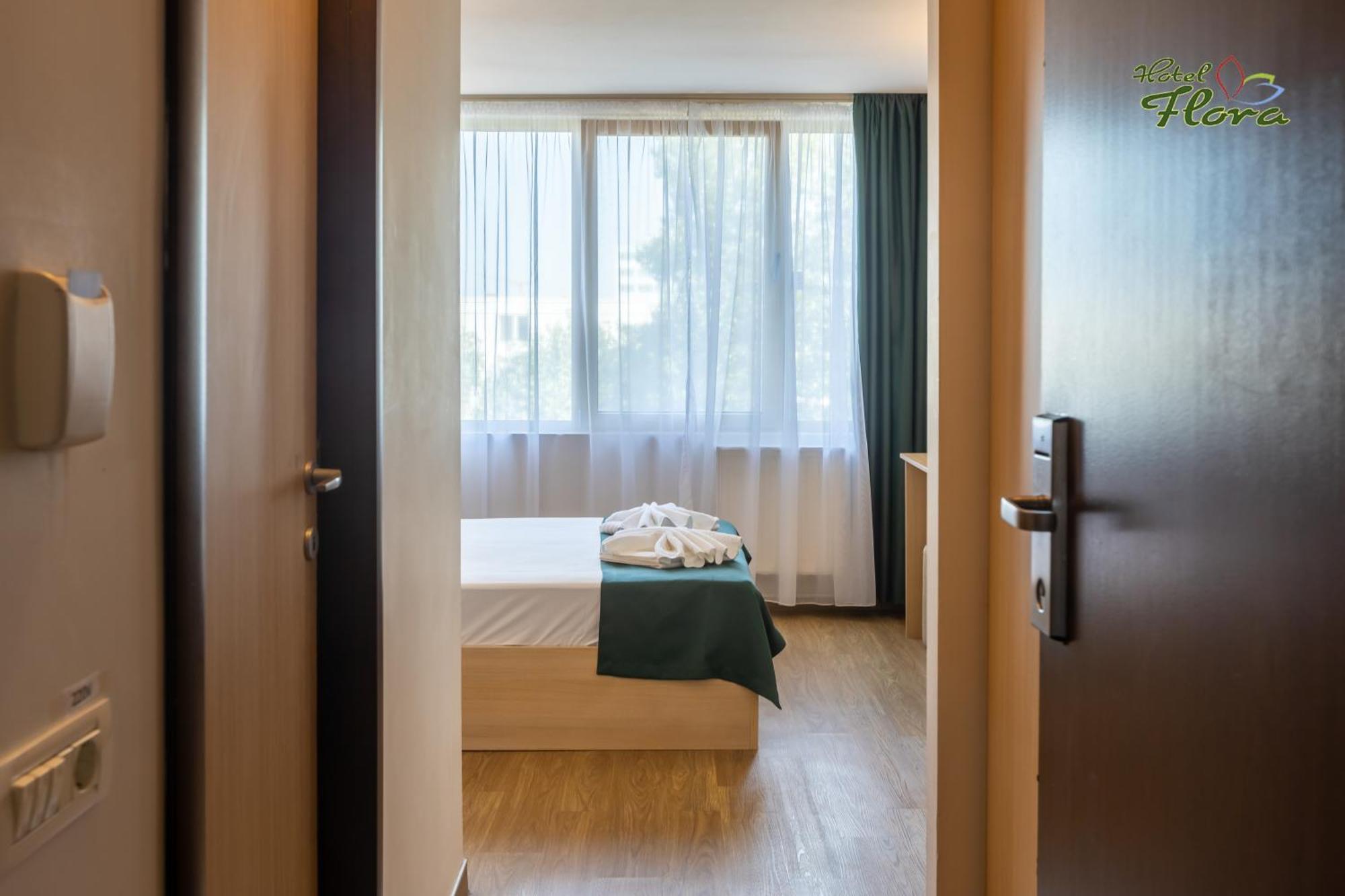 Hotel Flora Mamaia Extérieur photo